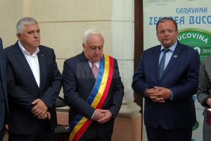 La Primăria Rădăuţi a fost dezvelită o placă aniversară „Centenarul Marii Uniri”