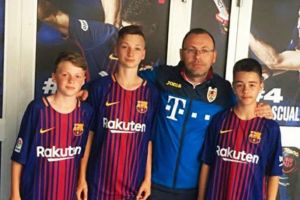 Trei tineri de perspectivă suceveni, alături de preşedintele AJF, Ciprian Anton, au fost la ...