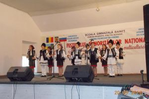 Festivalul „Spaţiul bucovinean – buchet de valori multiculturale”, organizat de Şcoala ...