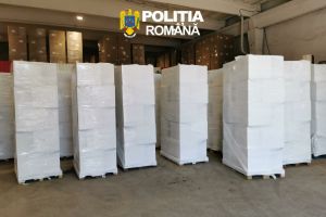 Țigări de contrabandă de peste un milion de euro, confiscate de poliţiştii arădeni