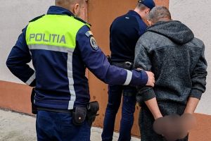 Șofer ridicat de poliţiştii botoşăneni şi dus după gratii. Câteva clipe de euforie i-au luat libertatea
