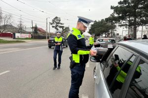 FOTO 19 vitezomani lăsaţi fără permise de Ziua Muncii, la Botoşani. Probabil au crezut că şi poliţiştii şi-au luat liber