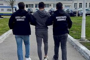 Argeş: Tânăr de 17 ani, reţinut de poliţişti!