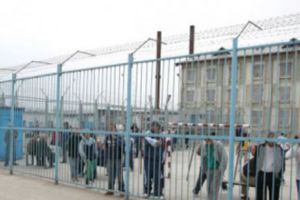 Angajaţii din penitenciare se tem că rămân fără clienţi