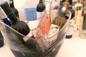 Winebox Urban Tasting te aşteaptă în Cetatea Medievală la un pahar de vin