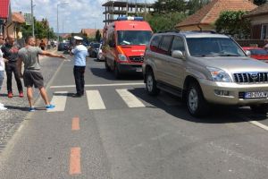 FOTO Băieţel lovit pe trecerea de pietoni pe Calea Poplăcii