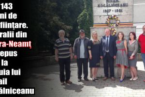 PNL, 143 de ani de la înfiinţare. Liberalii din Piatra-Neamţ au depus flori la statuia lui Mihail Kogălniceanu