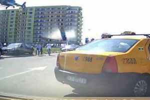 Autoritatea Aeronautică Română: Aterizarea elicopterului în faţa clubului din Mamaia, ilegală. Pilotul, anchetat 