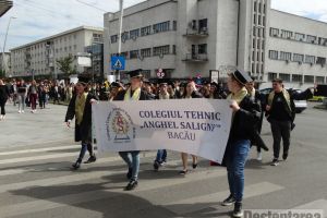 Defilarea absolvenţilor de la „Saligny”