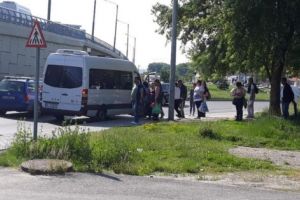 Şoferii de maxi-taxi au creat staţii ilegale în Piteşti