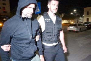 Fetiţă de 12 ani, din Alba Iulia, rănită grav după ce a fost atacată de un bărbat. Agresorul, reţinut pentru tentativă de omor (VIDEO)