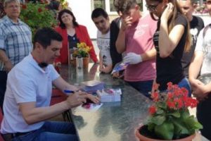 Mihai Leu a vizitat azi Liceul Tehnologic de Transporturi Auto “Henri Coandă” din Arad: „Sper că le-am făcut o surpriză plăcută copiiilor!”