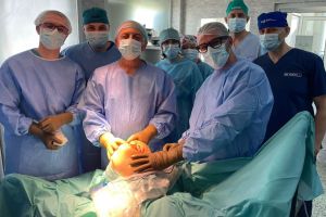 Premieră medicală la Spitalul Judeţean de Urgenţă Buzău. Două intervenţii de artroplastie totală de genunchi realizate cu succes