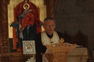 Arădenii îşi iau rămas bun de la cel care a fost preotul Iacob Bupte. A fost programată SLUJBA DE PRIVEGHERE