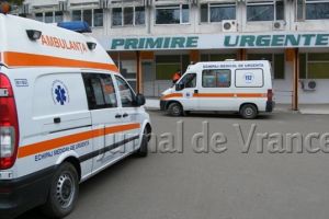Copil de 3 ani şi jumătate, la spital după ce a căzut de la etaj