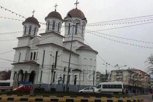 FOTO: Petiţie pentru un loc de joacă la Catedrală