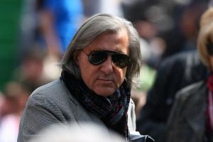 VIDEO – Ilie Năstase încătuşat după ce a fost prins băut la volan şi a făcut scandal cu poliţiştii