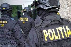 Doi bărbaţi din Bengeşti-Ciocadia, reţinuţi după percheziţii
