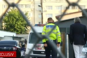 Ilie Năstase, încătuşat şi dus la Poliţie: Dosar penal, după ce a a fost prins beat la volan