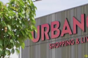 VIDEO. Atmosferă uimitoare azi la Floreşti! S-a deschis cel mai mare parc comercial din Transilvania şi lumea a venit cu sutele la URBANO Shopping&Living