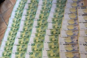 Știri Romania: FOTO. Recidivist cautat de autoritatile austriece, retinut de DIICOT pentru trafic de canabis si cristal