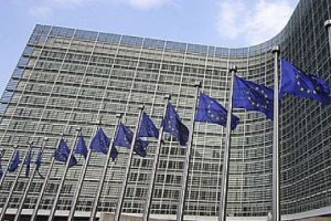 Raport INCENDIAR despre Pilonul II de pensii şi economia României. Reacţia aspră a Comisiei Europene