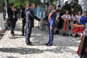 Ambasadorul Chinei, în vizită la Teleorman: „Un judeţ cu mult soare şi o tradiţie de cultivare a legumelor”