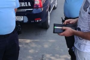 Jandarmii argeşeni au recuperat portofelul pierdut