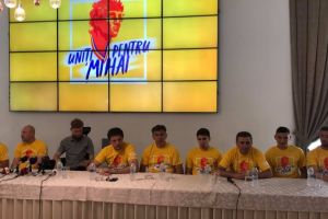 Gica si Ianis Hagi participa, la Oradea, la evenimentul caritabil Uniti pentru Mihai. Nume mari din fotbal prezente (galerie foto)