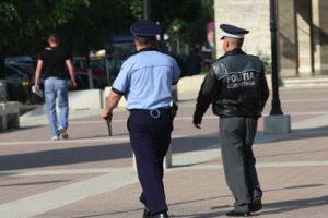 Peste 400 de poliţişti din Bihor vor fi pe teren de Rusalii: vor fi patrule pe lângă biserici, pe şosele şi în trenuri