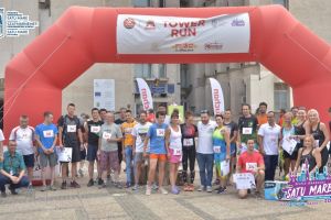 FOTOGALERIE. Auchan Tower Run: Un sătmărean a urcat 15 etaje într-un timp record!