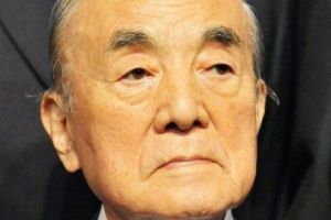 De centenar, a cerut modificarea Constituţiei