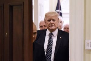 TRUMP a luat în serios ideea de a lua PREMUL NOBEL. Dacă nu se grăbeşte î-l fură KIM