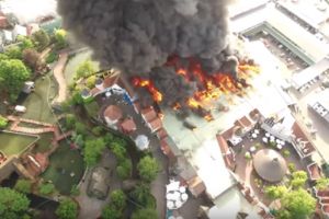 Imagini dramatice cu incendiul izbucnit la cel mai mare parc de distractii din Germania