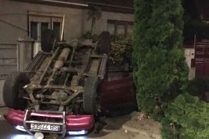 Poziţia poliţiei după urmărirea ca în filme termintă cu răsturnarea unei maşini la Șelimbăr
