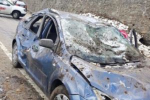 O persoană rănită şi două maşini lovite de avalanşă pe Transfăgărăşan