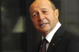 Traian Băsescu: ”Numai fraierii pleacă”