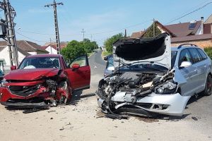 PRĂPĂD pe şosele: Mai MULŢI MORŢI şi RĂNIŢI în ACCIDENTE RUTIERE