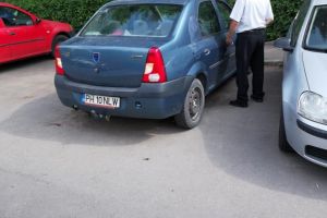 Ploiestenii fac si fapte bune. Un tanar a surprins momentul in care un sofer beat loveste o masina parcata. A postat imaginile pe Facebook, sa le vada proprietarul pagubit