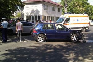 Un şofer de 18 ani a rănit trei persoane