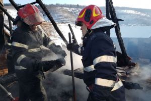 Incendiu puternic la Tălmăcel – Arde o şură