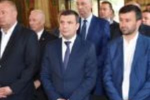 Şefii Consiliului Judeţean, Poliţiei Judeţene, Finanţelor Regionale, deputaţi PSD şi primari – mandate până în 2022 în Adunarea Eparhială a Episcopiei Caransebeşului!