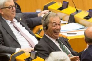 Farage: „Orban şi noul guvern italian sunt cel mai MARE COŞMAR al lui Juncker. UE este o RELIGIE cu adepţi FANATICI”