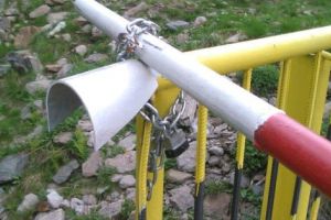 Oare operatorii din turism vor înţelege de ce e închis încă acest drum?