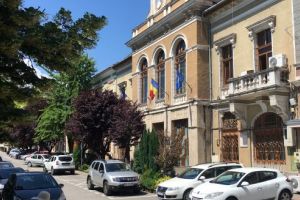 Deva alocă peste un milion de lei pentru bursele elevilor