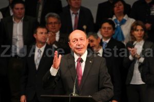 Traian Basescu: organizarea de catre PSD a unui miting de sustinere a premierului Viorica Dancila este de un ridicol total
