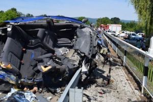 Minivacanţă însângerată. Doi morţi şi mai mulţi răniţi, pe drumurile judeţului