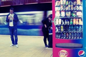 Tentaţia nesănătoasă a automatelor cu mâncare