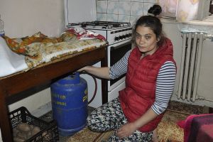 O mamă  cu doi copii minori riscă să ajungă în stradă din cauza datoriilor