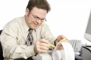 Firmele mari şi mijlocii vor fi obligate ca, de la 1 iunie 2018, să utilizeze casele de marcat cu jurnal electronic